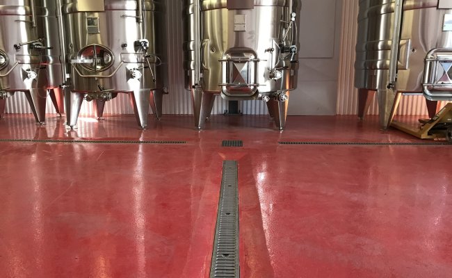 Photo : Stainless Steel Winery Trench Drain – Quebec